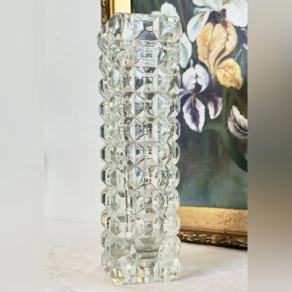 Faceted Diamond Cut Studded Crystal Bud Vase